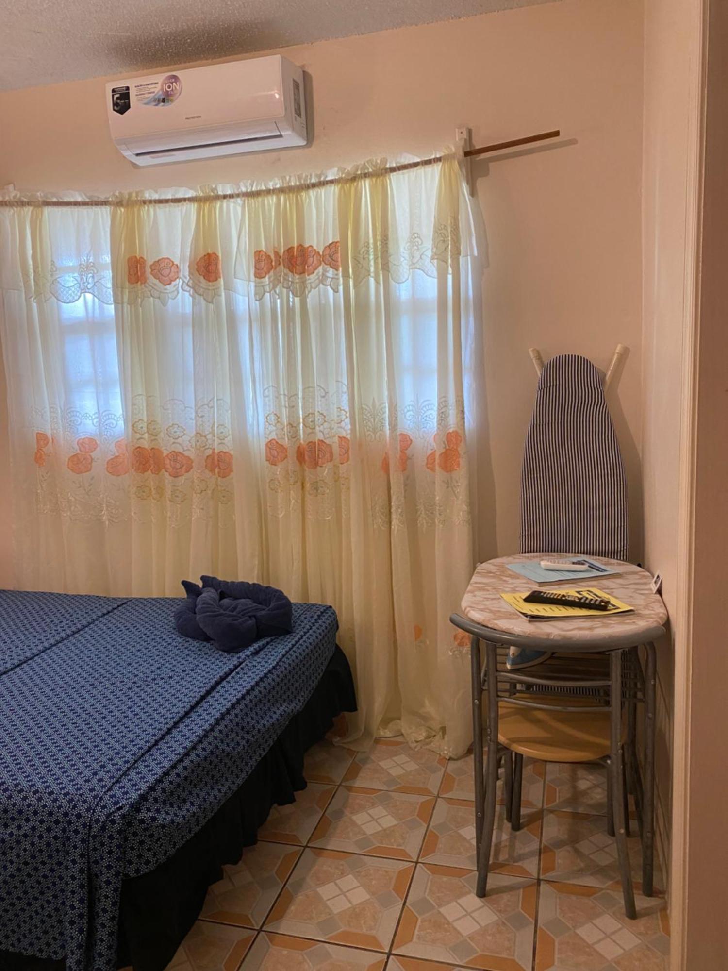 Beverley'S Guest House, Nevis Eksteriør bilde